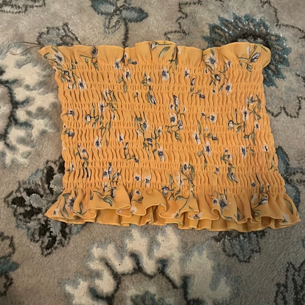 Kendall and Kylie crop